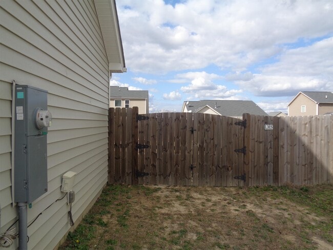Building Photo - 5407 Nessee St
