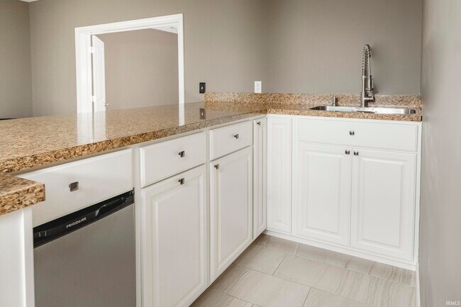 Building Photo - 4442 S Carberry Ct