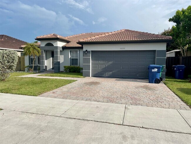 Primary Photo - 14232 SW 163rd St