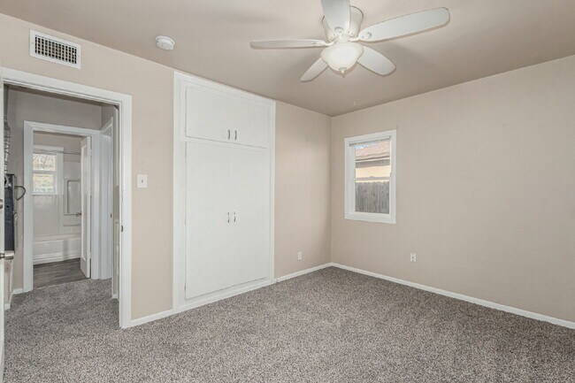 Building Photo - 1635 S Meade St