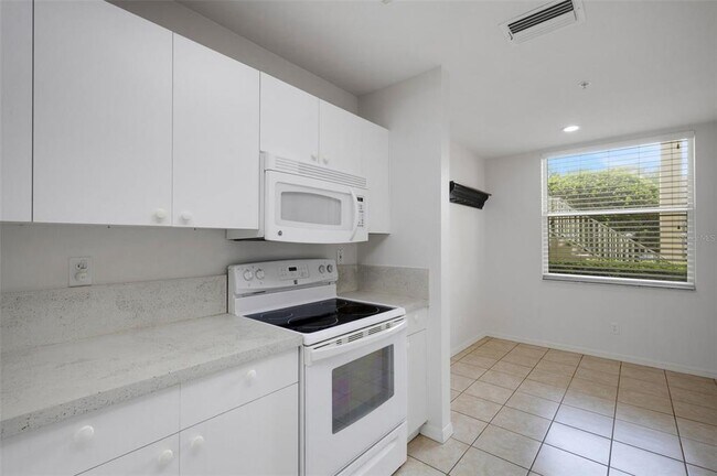 Building Photo - 4640 Tower Hill Ln