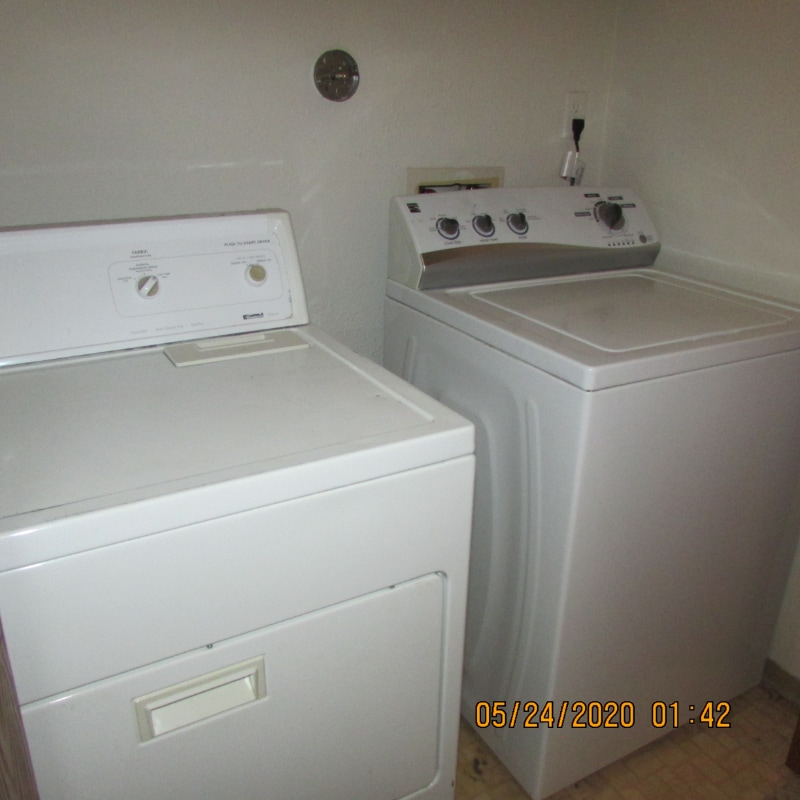 Building Photo - 420 Wright St