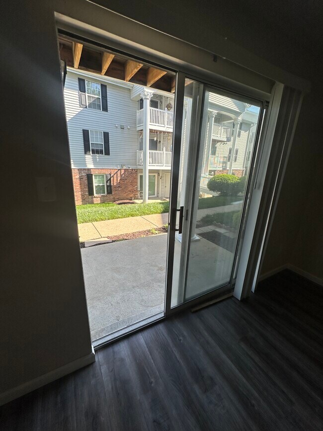 Building Photo - 4300 Arrow Tree Dr