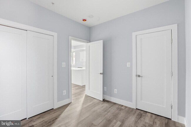 Building Photo - 2602 4th St NE