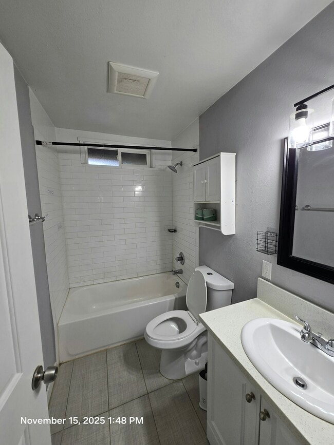 Building Photo - 3870 SW 144th Ave