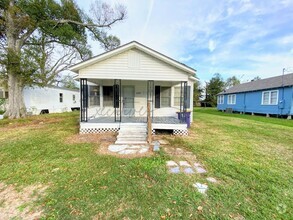 Building Photo - 2 bedroom home in Iowa, LA