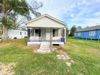 Building Photo - 2 bedroom home in Iowa, LA