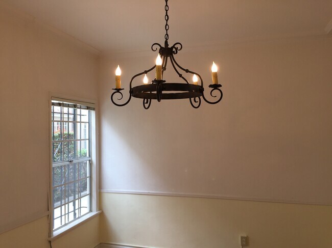 Dining room - 1054 Masselin Ave