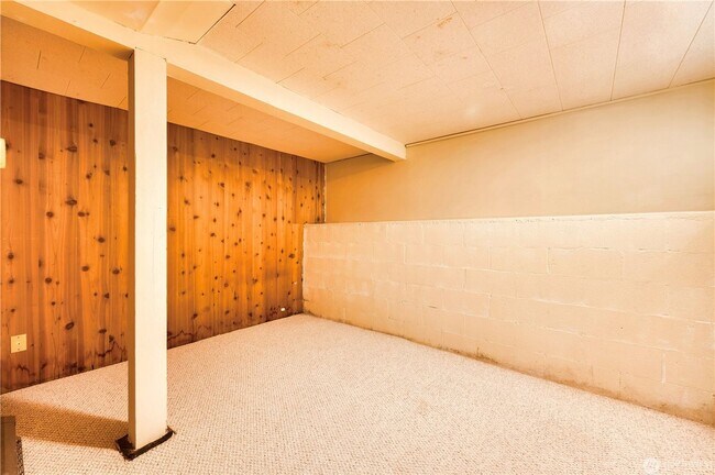 Building Photo - 3 Bedroom 1.75 bathroom home in Mukilteo w...