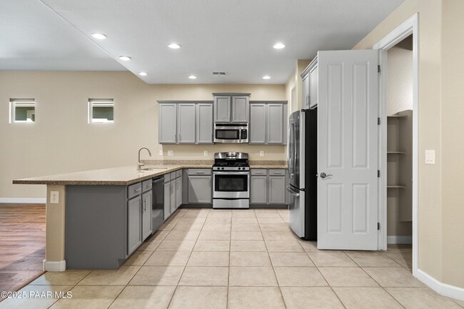 Building Photo - 2416 Alberta Way