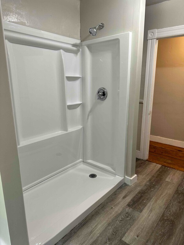 Building Photo - 26-28-28 Park Dr