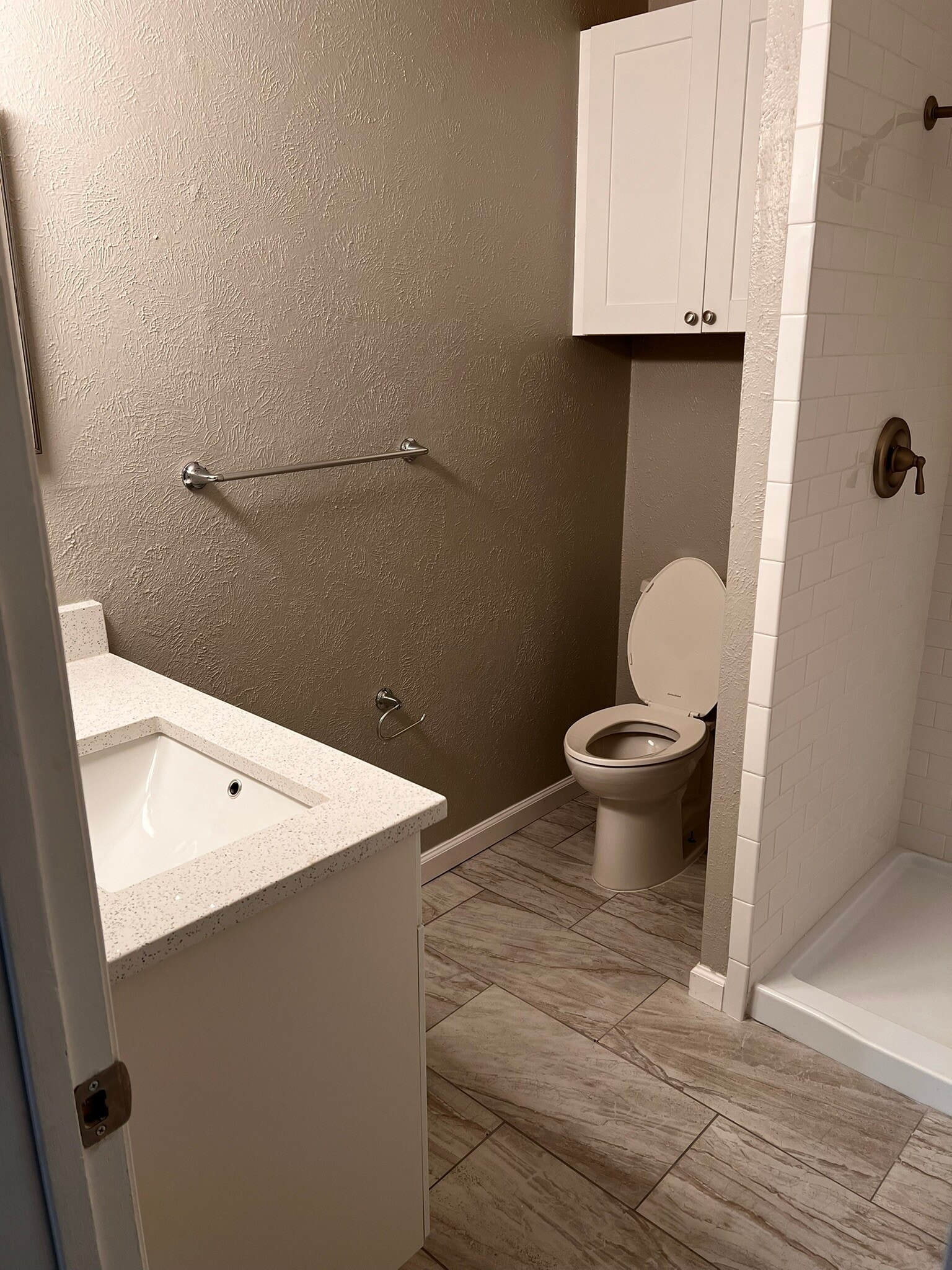 Master Bath - 537 Bluebird Ln