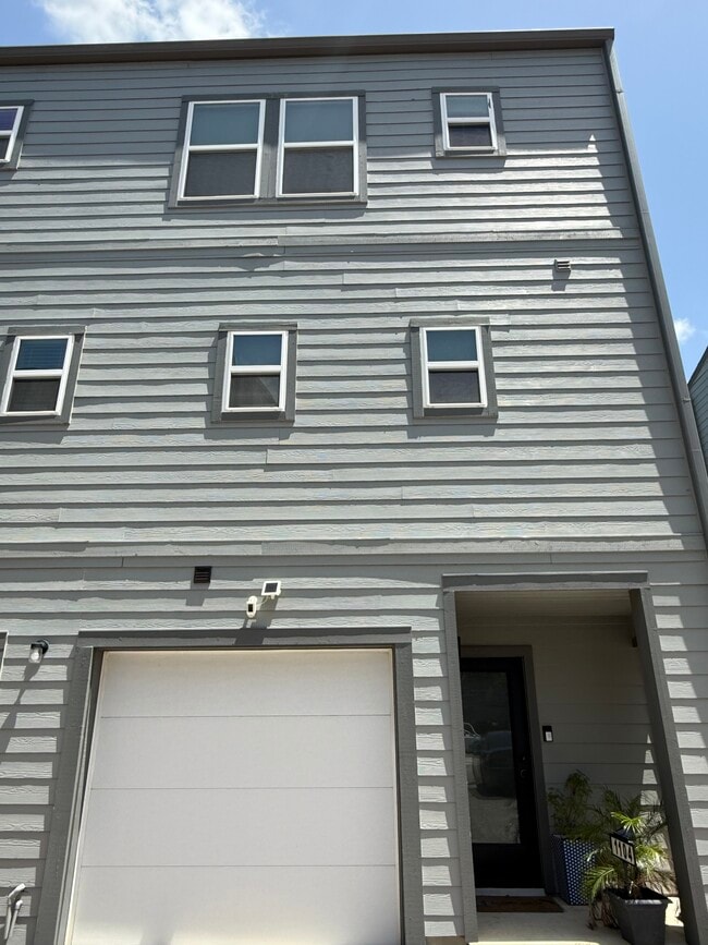Building Photo - 310 Tendick St
