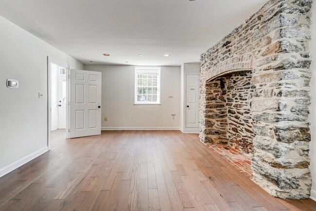 Building Photo - 804 Oella Ave