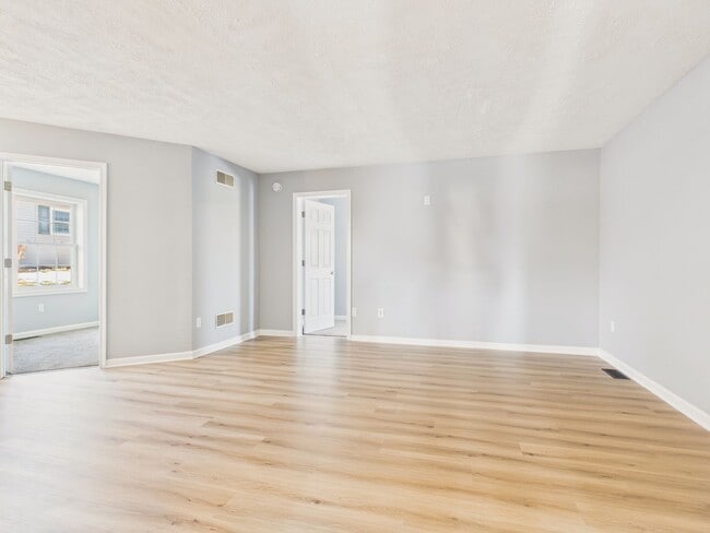 Building Photo - Beautiful Spacious Single Family in Blue Meadow Farms