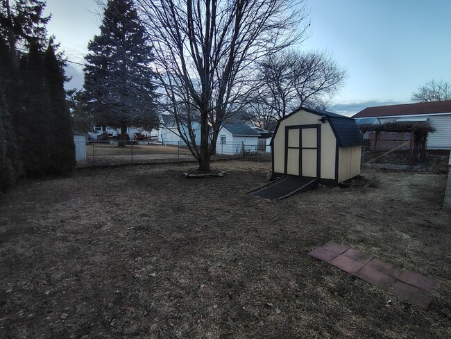 Building Photo - 242 S Adams St