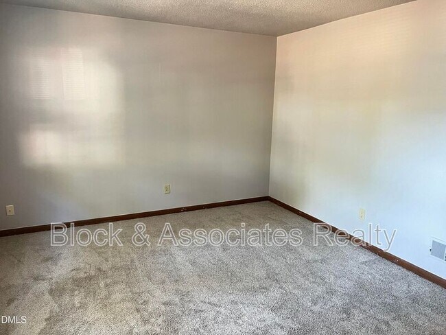 Building Photo - 4401 Bleeker Ct