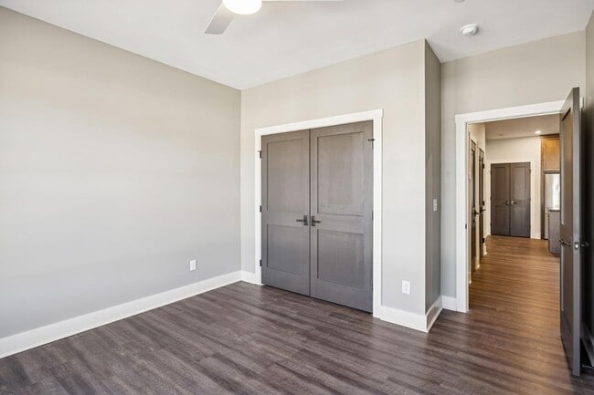 Building Photo - 120 N Main St