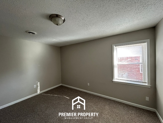 Building Photo - Spacious 3BR Southaven Home w/ Sunroom, Hardwood Floors & Fenced Yard & Near Schools