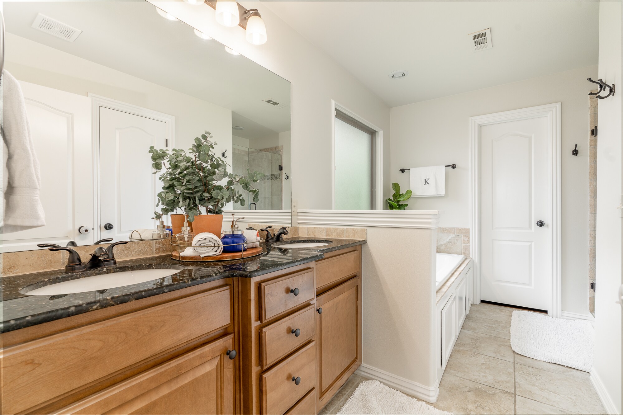 Building Photo - 212 Cowans St