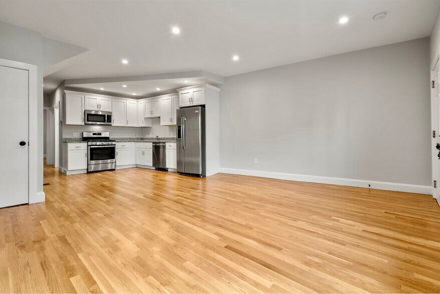 Building Photo - 129 Sutherland Rd
