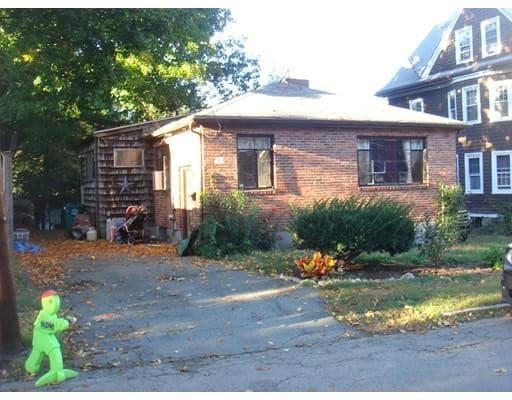 Building Photo - 31 Chaske Ave