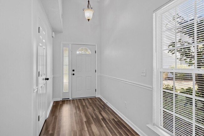 Building Photo - 75 Oak Ridge Cir