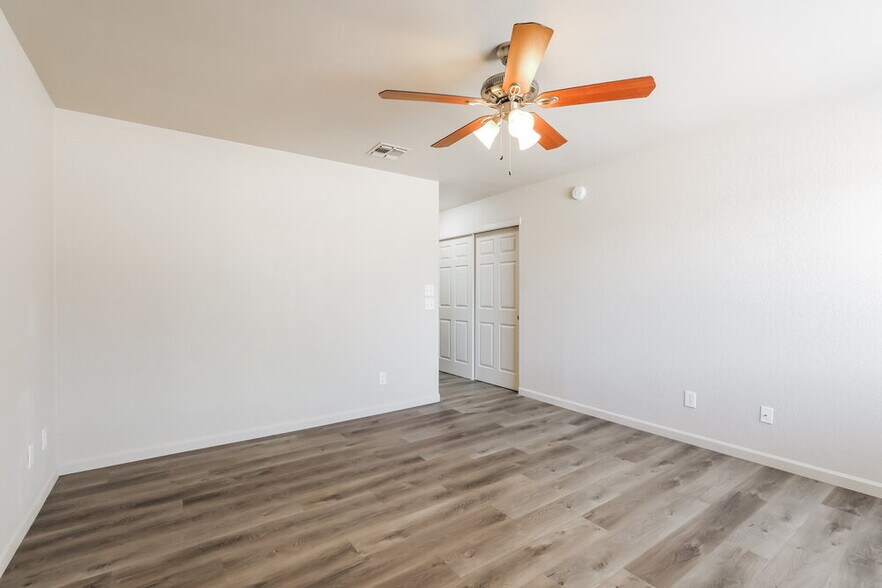 Building Photo - 6111 N Samantha Grove Dr