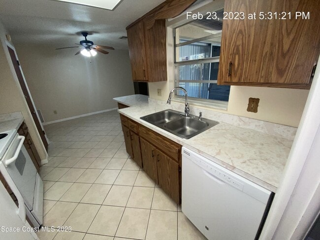 Building Photo - 304 Darrow Ave