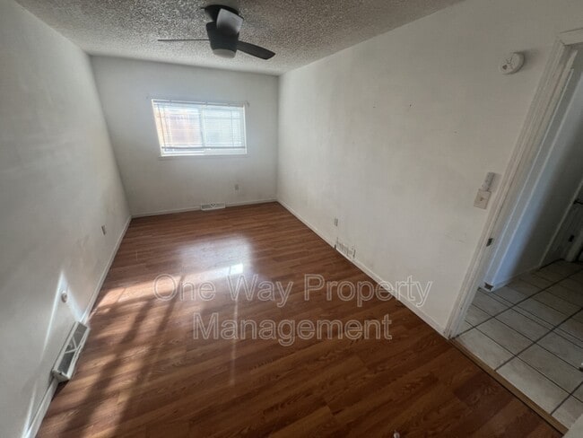 Building Photo - 1114 Longview Dr