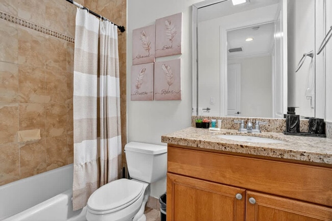 Building Photo - 1705 NE 11th St