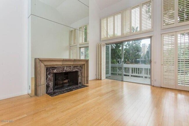 Building Photo - Marina del Rey Resort Style Living