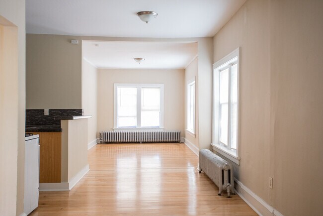 Primary Photo - 1603 N Van Buren St