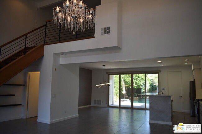 Building Photo - 938 Oceo Cir S