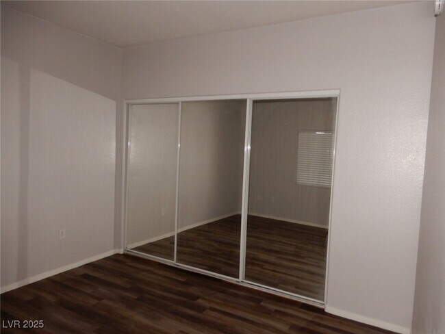 Building Photo - 75 N Valle Verde Dr