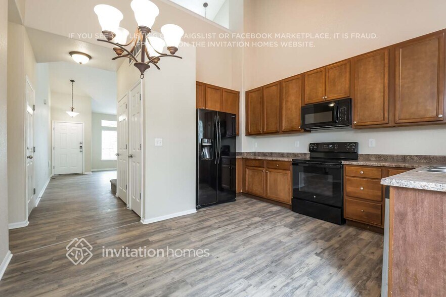 Building Photo - 9848 Kenton Cir