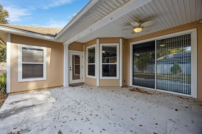 Building Photo - Spacious 4-Bedroom Home in Meadowfield with Fenced Yard