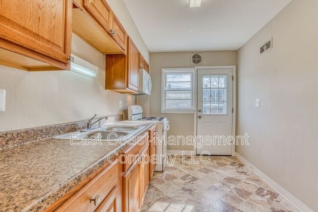 Building Photo - 6149 Dunroming Rd