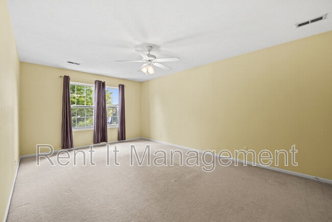 Building Photo - 5820 S 157th St