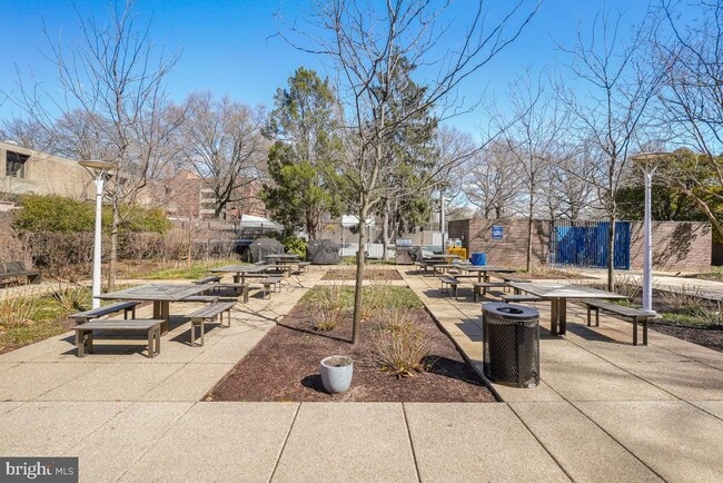 Building Photo - 1311 Delaware Ave SW