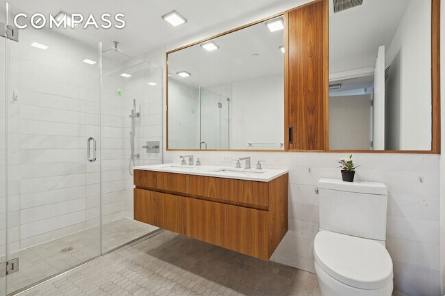 Building Photo - 319 Schermerhorn St