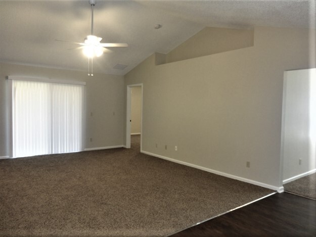 Building Photo - 11062 Gullwing Ct