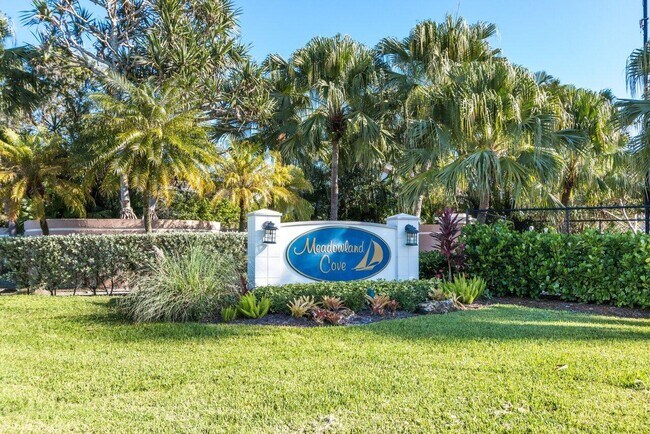 Building Photo - 12842 Meadowbend Dr