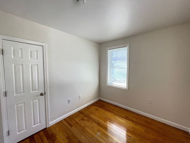 Building Photo - 31 Front St