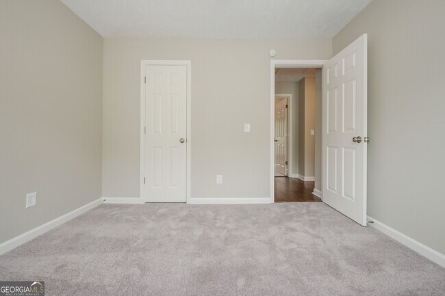 Building Photo - 2580 Riverwood SPG