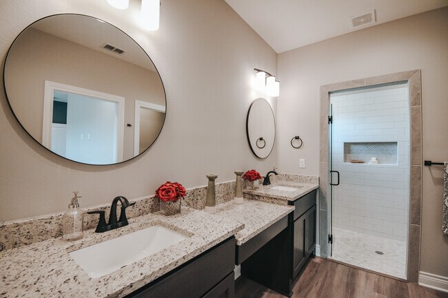 Building Photo - 508 Townhall Ln