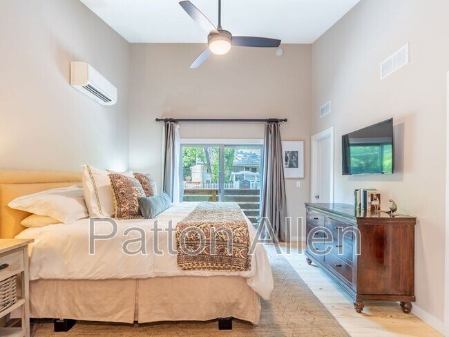 Building Photo - 206 Waynesville Ave