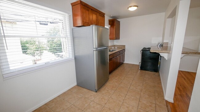 Building Photo - 2nd Floor 1 bedroom 1 bath apartment in PB - 1 CAR GARAGE