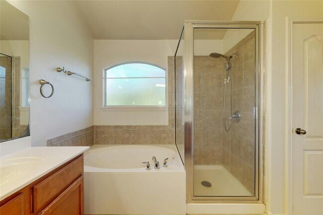 Building Photo - 8227 Liberty Walk Dr