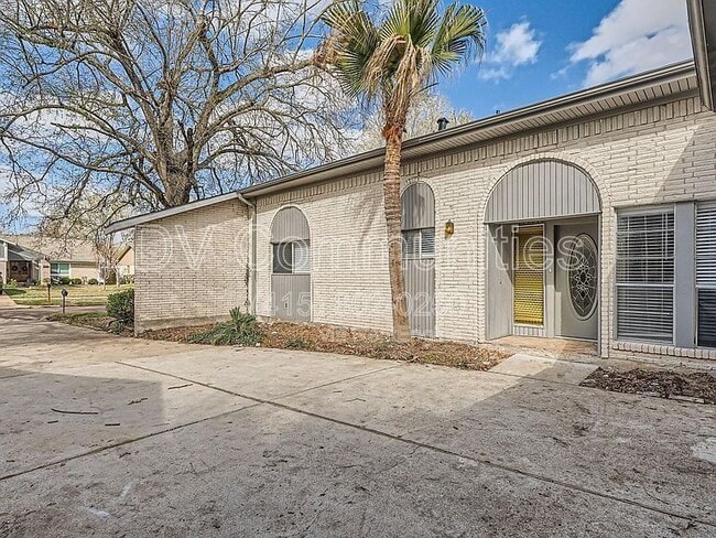 Building Photo - 16310 Cavendish Dr